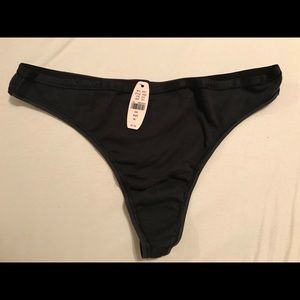 NWT Victoria’s Secret thongs- 1 black solid